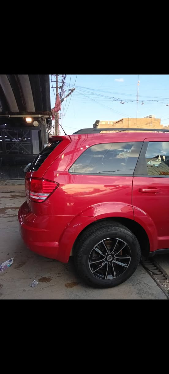 السلام عليكم عندي دوج جورني للبيع موديل 2018 محرك 2400 اربعة سلندر مكان السيارة بغداد السعر 155 وبيهه مجال رقم صاحب السيارة*********** مكلف بالنشر
