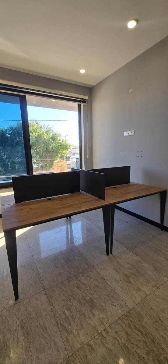 اثاث مكتبي للبيع نظيف وجديد المكان في بغداد القادسية لمعرفة السعر وباقي التفاصيل يرجى التواصل على هذا الرقم *********** وبي واتساب بغداد, العراق
