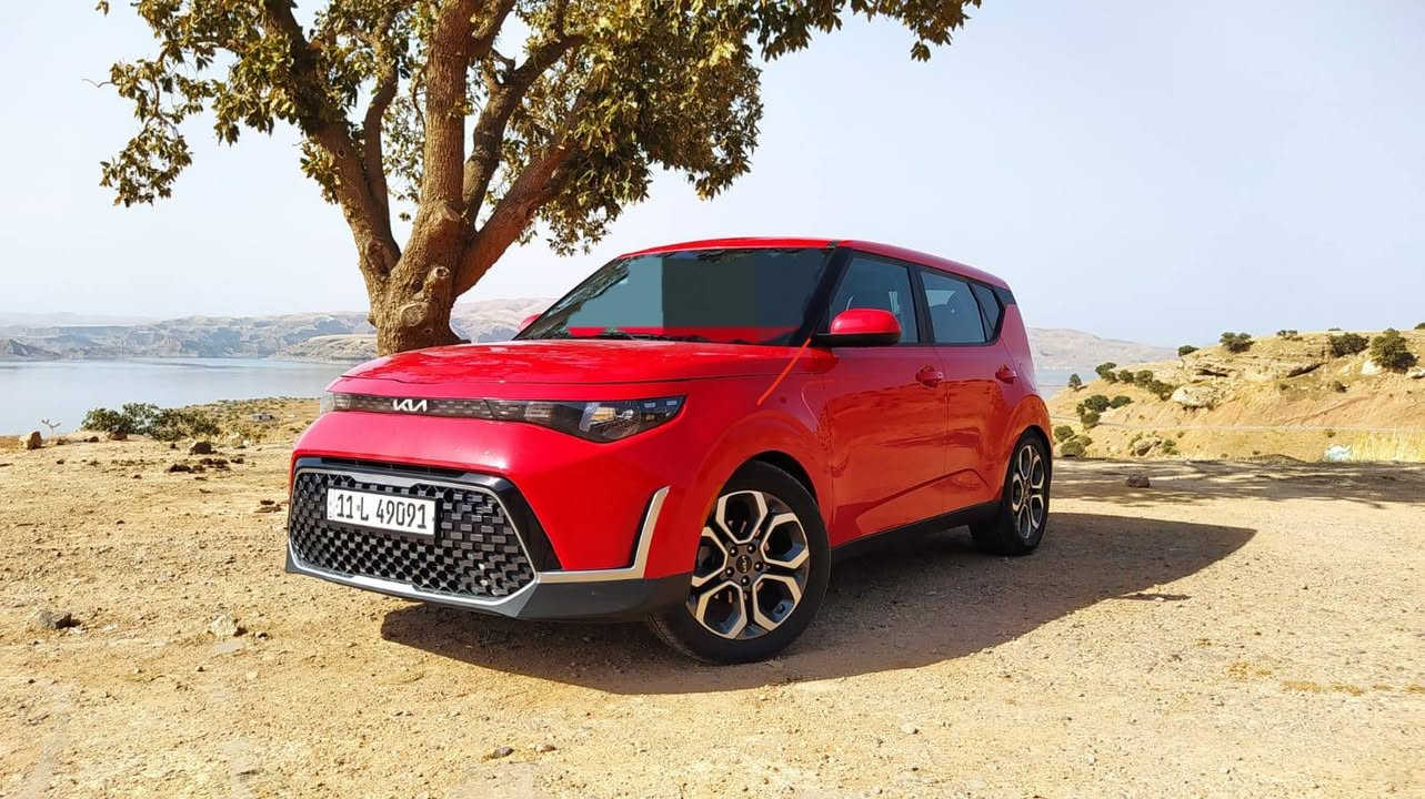 السلام عليكم كيا صول موديل 2023 حمره مواصفات EX
ايكو داينمك.    اقتصاديه محرك 2000 دوش
عداد المسافه 37 الف ميل
بصمه
تشغيل عن بعد
شاشه كبيره دجتل
فتحه بالسقف
كشنات تدفئه
5 رادارات 
نقطه عمياء
كشن كهرباء مالسايق
حادثها ربع جاملغ بارد بدون صبغ
بسمي اتصال ***********
مكاني بغداد البلديات
