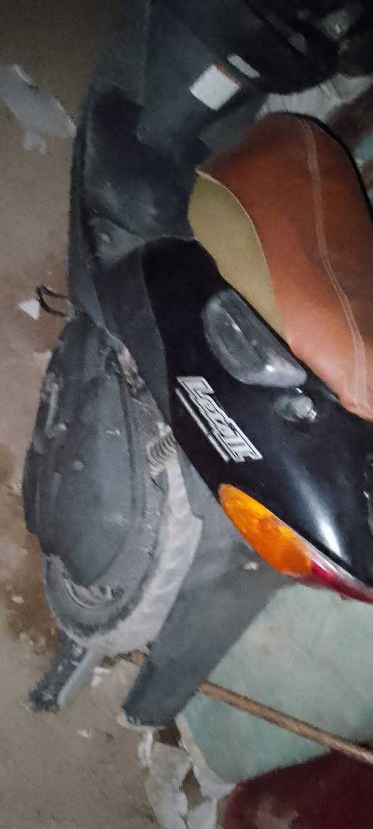 السلام عليكم عندي دراجه 60 للبيع شغاله كل شي ما بيها رايتها 250 قفل (***********
