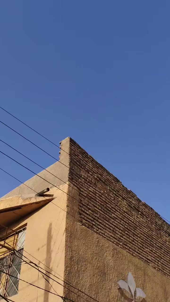 السلام عليكم سايبه للبيع مديل ١٣ كير ومكينه صارلي سبوع مبدلهن سياره جديده كلشي ماعايزه تخم تاير جواه سياره كفاله رقم نجف سنويه ل٢٨ مداور شوكت ميعجبك حداديه ستوني مسويه كله كامل شواصي واحد معمر وثاني بلادي بركيتات كفاله سيارة جهازه على اخر حبابه كهربائيات كله شغال تبريد عوزه غاز تتفئه شغاله مكاني نجف حي ميسان سعر ٢٦ وبيه مجال قليل عليه غرمات ٢٠٠ ينزلن من سعره رقمي ***********
