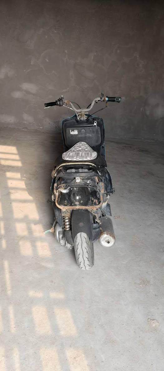 سلام عليكم دراجه فراشه للبيع نگره هندر هورن ولايت شغال والمحرك توه مجفت والسعر خاص المكان بصره كرمةعلي *********** واتساب
