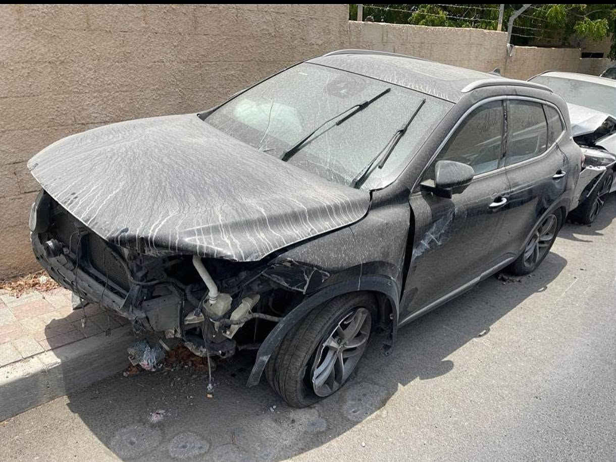 السلام عليكم سيارة MG HS موديل 2021 محرك Turbo 2000 صورها موجودة مع صور الحادث سعرها 105وبيها مجال رقم بغداد للاستفسار الاتصال على الرقم *********** أو *********** واتساب السيارة مصبوغة حزام ماعدة الصندوق الجاملغ الخلفي صدر جديد
