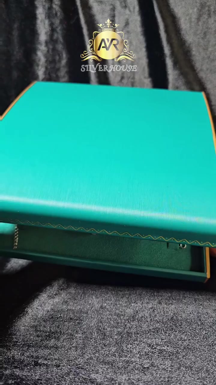 🔥 شو رأيك بهالفخامة؟ 😍
نقطة وسعر عندك 👇
✨ طقم تايغر فخم ✨
فضة إيطالي عيار 925 بجودة عالية ولمعة مميزة 🐯
تصميم جريء ولا أروع
📍 موقعنا: دمشق – كفرسوسة – جانب مدرسة أنس ابن مالك
📞 للتواصل:
0950092085
0937589096
🔹 يتوفر تفصيل حسب الطلب 🔹


**إذا كنت صاحب هذا الإعلان وتريد حذفه لأي سبب، رجاءا أرسل رسالة إلى الدعم الفني**