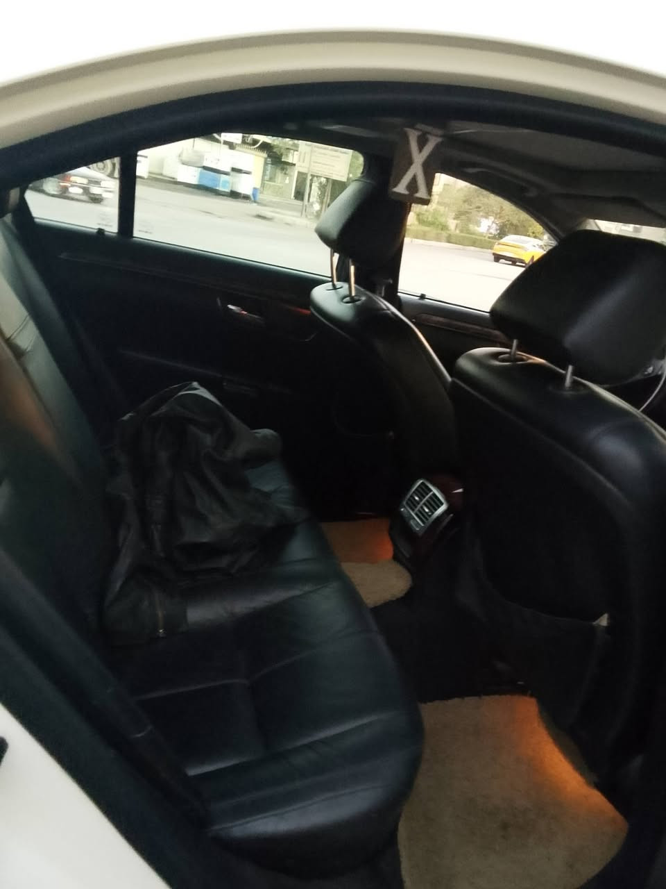 يالله مارسدس 2006 S350 وارد يابان
للبيع او مراوس حسب قناعه

مكفول كفاله عامه ماعده خشم جاملع طخه كلش صغيره معدل على بارد 

بدون دواخل 

سياره فول مواصفات واحد ع واحد كشنات جلد تدفئه تبريد تبريد ثلج مشاءلله تخم تايرات جدد جوبلاسات مسلحه درع مو عاديه شاشه تحكمات سترين ثلث قطع تبريد ثلث انضمه قياده رادارات كامره حساسات بصمه السياره مري شفط دشبول جلد وصاج ويلاه جدد رياضي تحويل ثاني يوم محرك 3 ونص V6 كير تعليك سلايت روف  لايت زينون أوتوماتيكيا السعر 190 وبيها مجال شي قليل  مكان السيارة بغداد الكراده داخل مقابيل شارع الاورزدي

الرقم واتساب فقط 

*********** واتساب فقط
