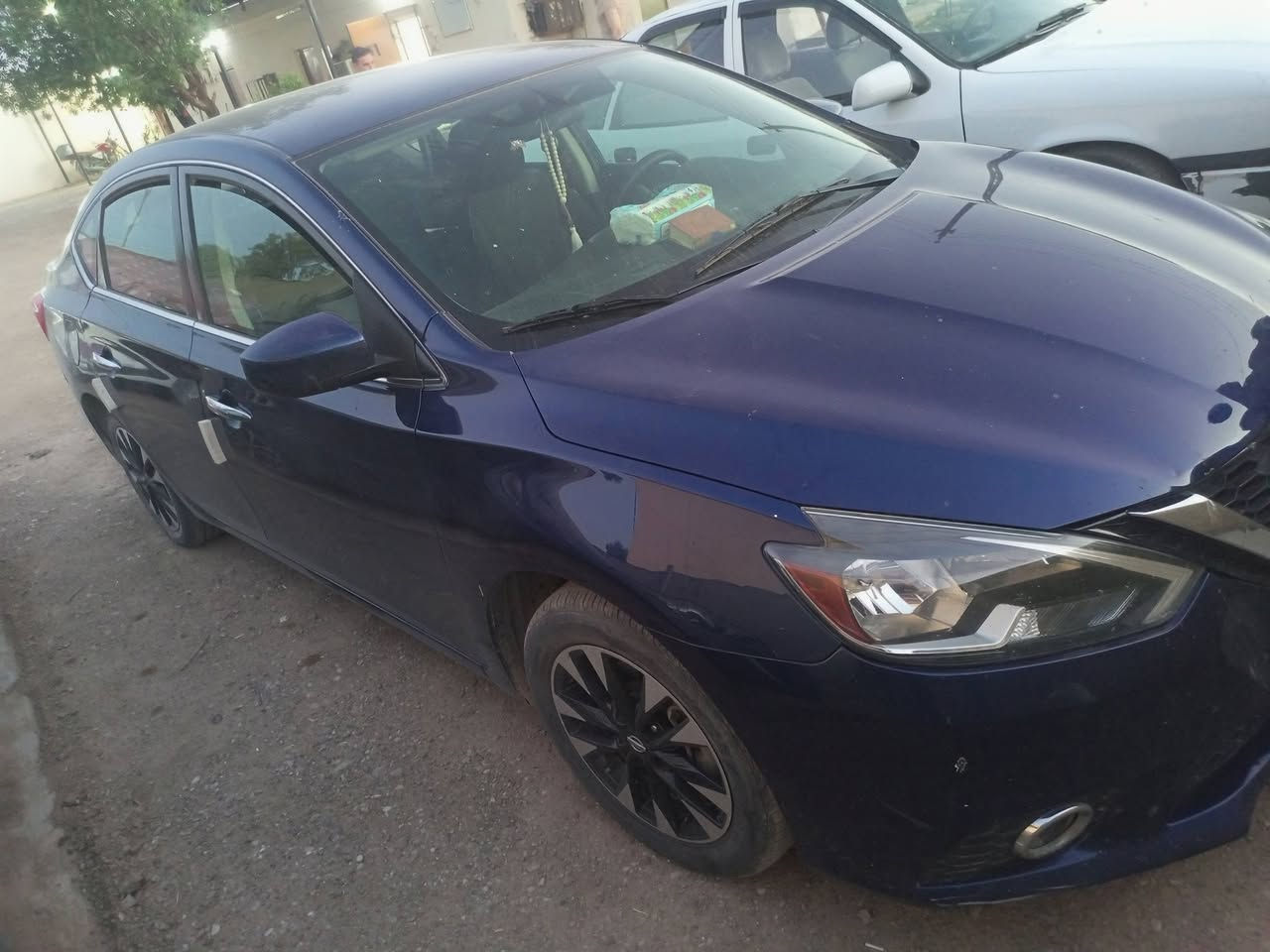 نيسان 19للبيع ضرها قطعه صغيره جامرلوغ الامامي سياره ماناقصها شي خير من الله السعر شده 15المكان ديالى الخالص هاذا رقمي ***********
