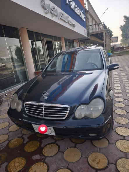 سلام عليكم 
مارسدس غواص مديل 2002 
رقم بغداد
 سياره مكينه وكير VVT3000 مكينه وكير جداد 
حداديه حلوه 
غرفه جلد
 كشنات كهرباء
 تبريد قطعتين
 فتحه سقف
 سنتر لوك جديد 
السعر 95 وبيها مجال بيع او مراوس 
رقم الهاتف ***********
