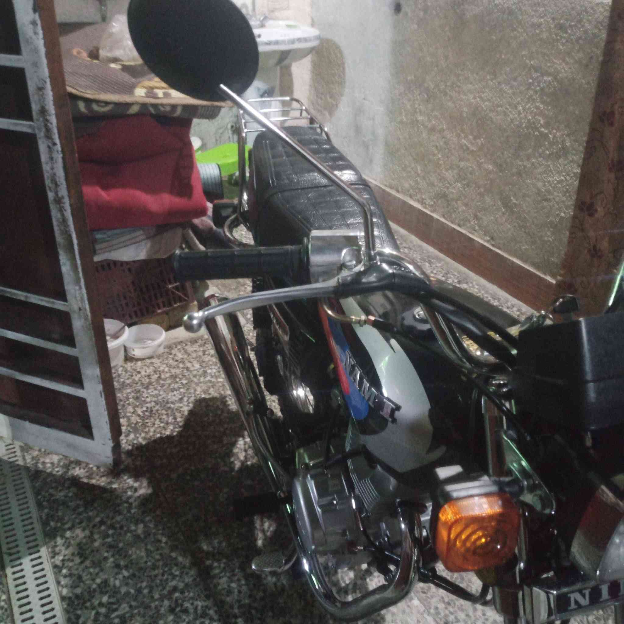 السلام عليكم دراجه نامه 4 كير موديل 25 اوراق موجوده كفاله عامه العنوان بغداد كماليه السعر ٧٠٠ بيها مجال الشراي خابرني متواجد خاص هذا رقمي***********
