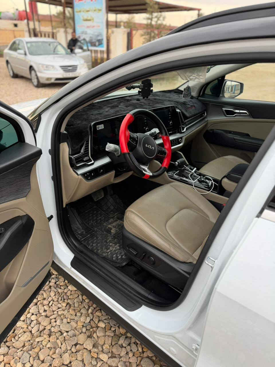 سلام عليكم ورحمة الله وبركاته سبورتج 25 خليجي فول واحد علا واحد بيها بارد بل باب الخلفي رقم ربيل بسمي تريد وكاله اريد تحويل هاذه رقم الهاتف ***********
