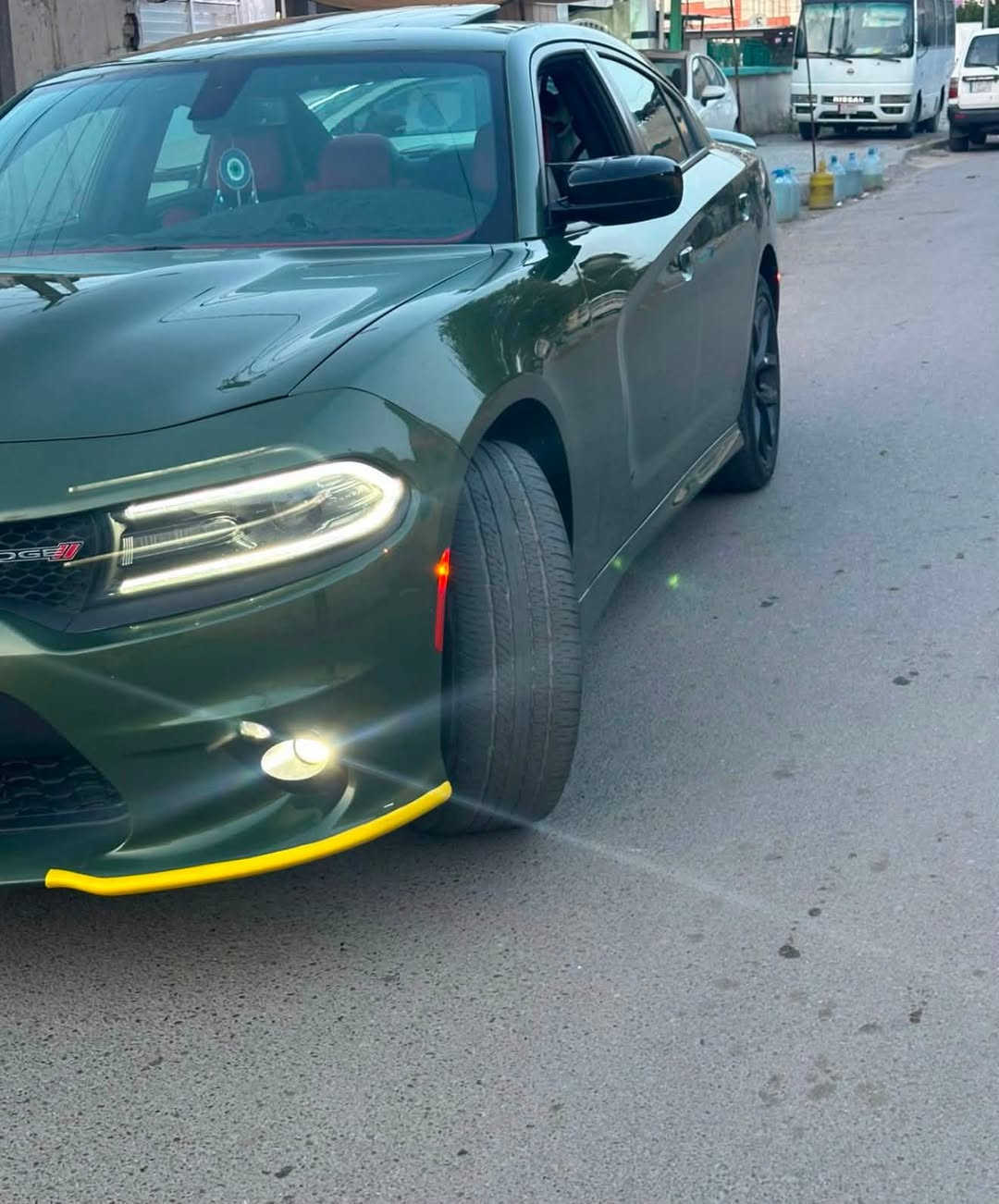 سلام عليكم 
جارجر 2019 GT وكالة خليجي لون زيتوني فووول مواصفات ميحتاج اذكرهن رقم بغداد تحويل ثاني يوم 
السيارة جاهزة للاخير مابيه اي نقص ماشية 110 الف السيارة بيها مكانين بارد صغار وبيها حافة البنيد تعديل اصبعين وبيها التكمة فوك السايق طخة صغيرة و مصبوغ عل كدهة 
مكان السيارة   الكرادة 
السعر 227 وبيها مجال بسيط 
***********
