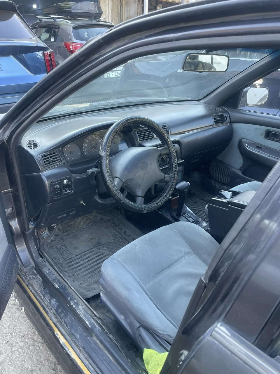 سلام عليكم نيسان سني 94 بغداد 
جاهزه كير اوتو محرك اشويه بي تبخير 
غرفتها نضيفه السعر 28 مابيها ضربه دواخلها 
ابلاد *********** مكانها بغداد البياع
