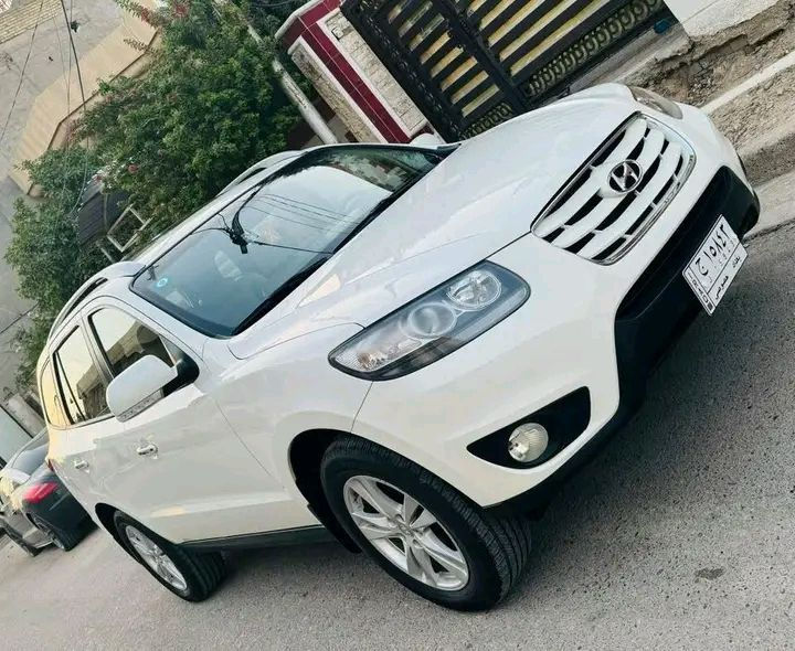 سلام عليكم  سنتافي جديده بيها قطعه صبغ للاستفسار ***********
