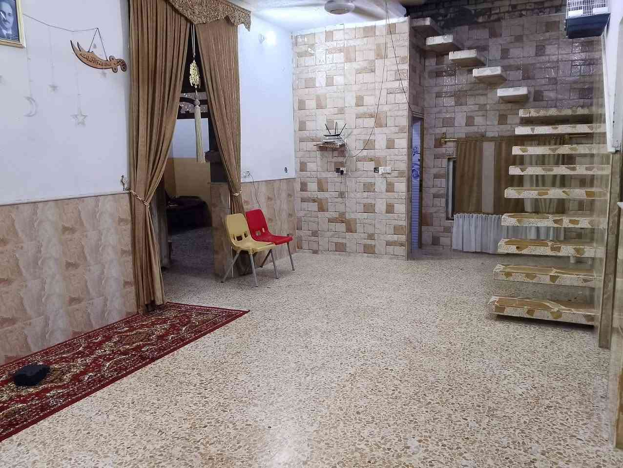 بيت للبيع في حي الشهداء قرب السوق مساحة 200متر طابو صرف الاستفساراتصال ***********
