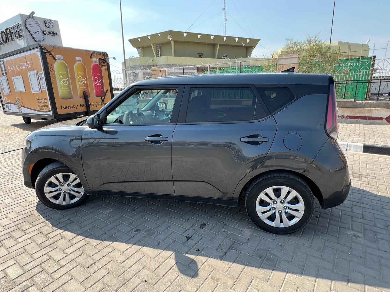 السلام وعليكم
للبيع كيا سول موديل ٢٠٢٣ وارد امريكي السيارة جديدة وجاهزة ضربتهة بنيد وجاملغ فقط بدون دواخل السيارة حلوى وجاهزة بعدهي ما مرقمة فحص مؤقت المكان البصرة اي ستفسار تصال على *********** فقط بيع ما اراوس
