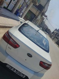 2012 خليجي 1600 كامره شاشة  تبريد   باسمي السيارة  رقم جديد  بيهه الجا...