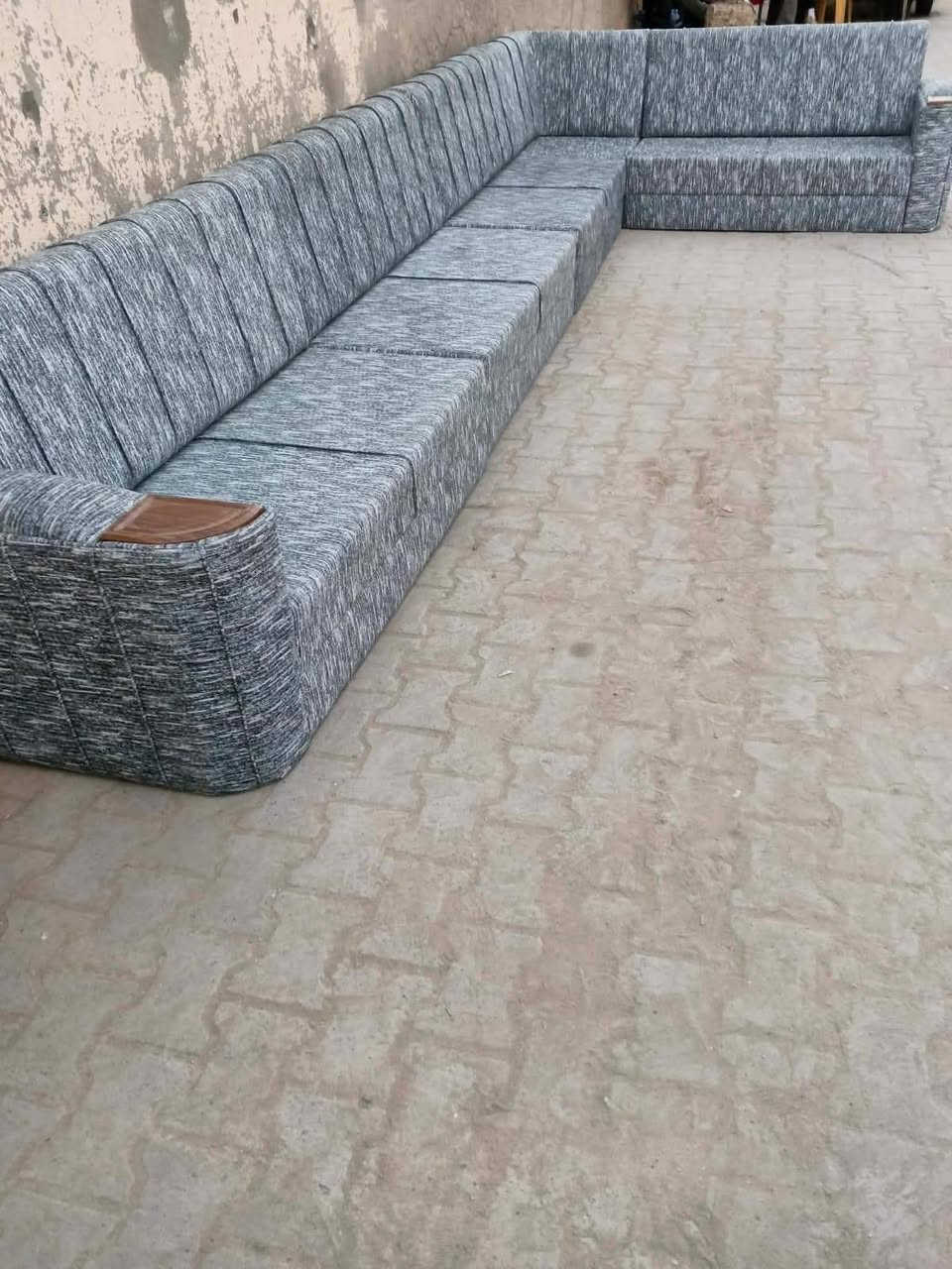 دواوين تزكام جديد ما مستعمل شغل درجه اولى ٦ ونص متر ١٠ نفر .ديوانيه .الاسكان .مقابل المعهد التقني ***********
