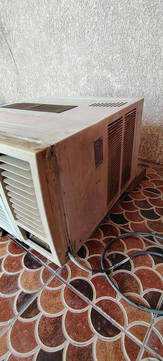 مكيف 2 طن للبيع ..
غاز 410
نظيف حيل وغير داخل تصليح.
السعر 275 ..
العنوان حلة .. كريطعة ..
للاتصال ***********
