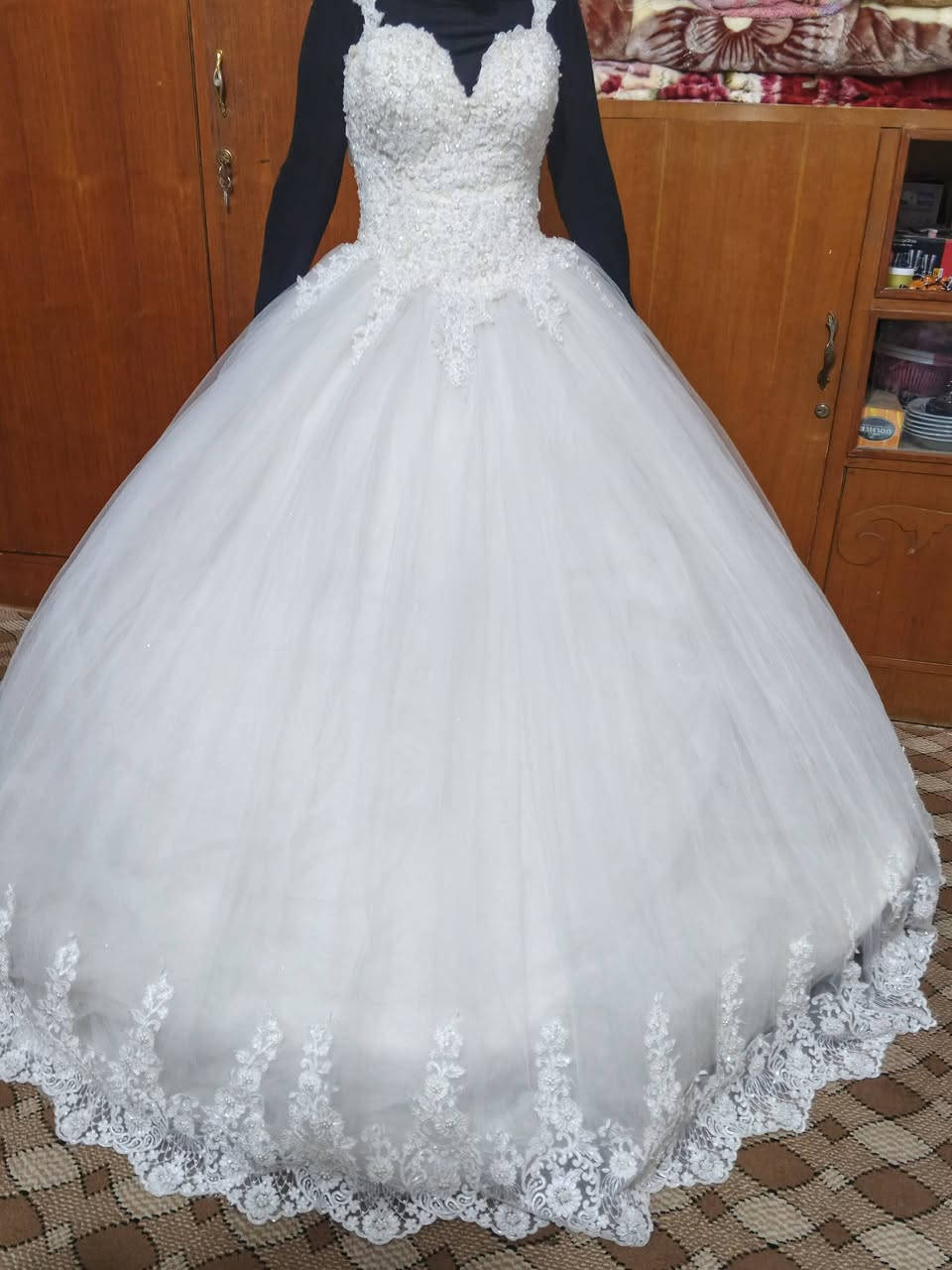 فستان عرس .. نظيف جدا استخدام شخصي ...للبيع ...السعر مناسب .
***********
