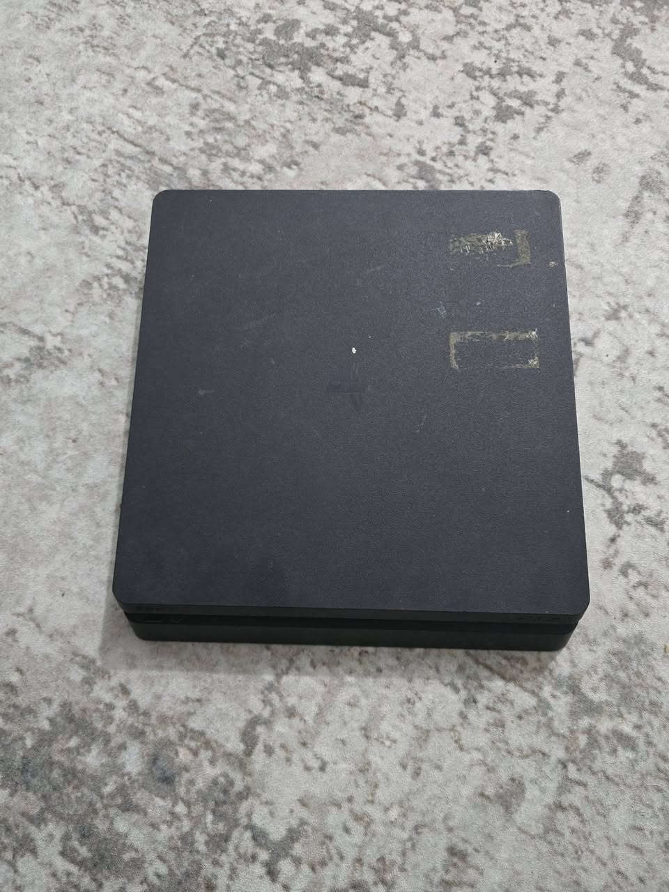 للبيع مستعمل استعمل  بيت  ويا بيس ٢٠ انكليزي لوحدها سعرها 50 والثانيه فيفه مع يدتين  سعر الجهاز كامل وي غراضها 250 
***********
