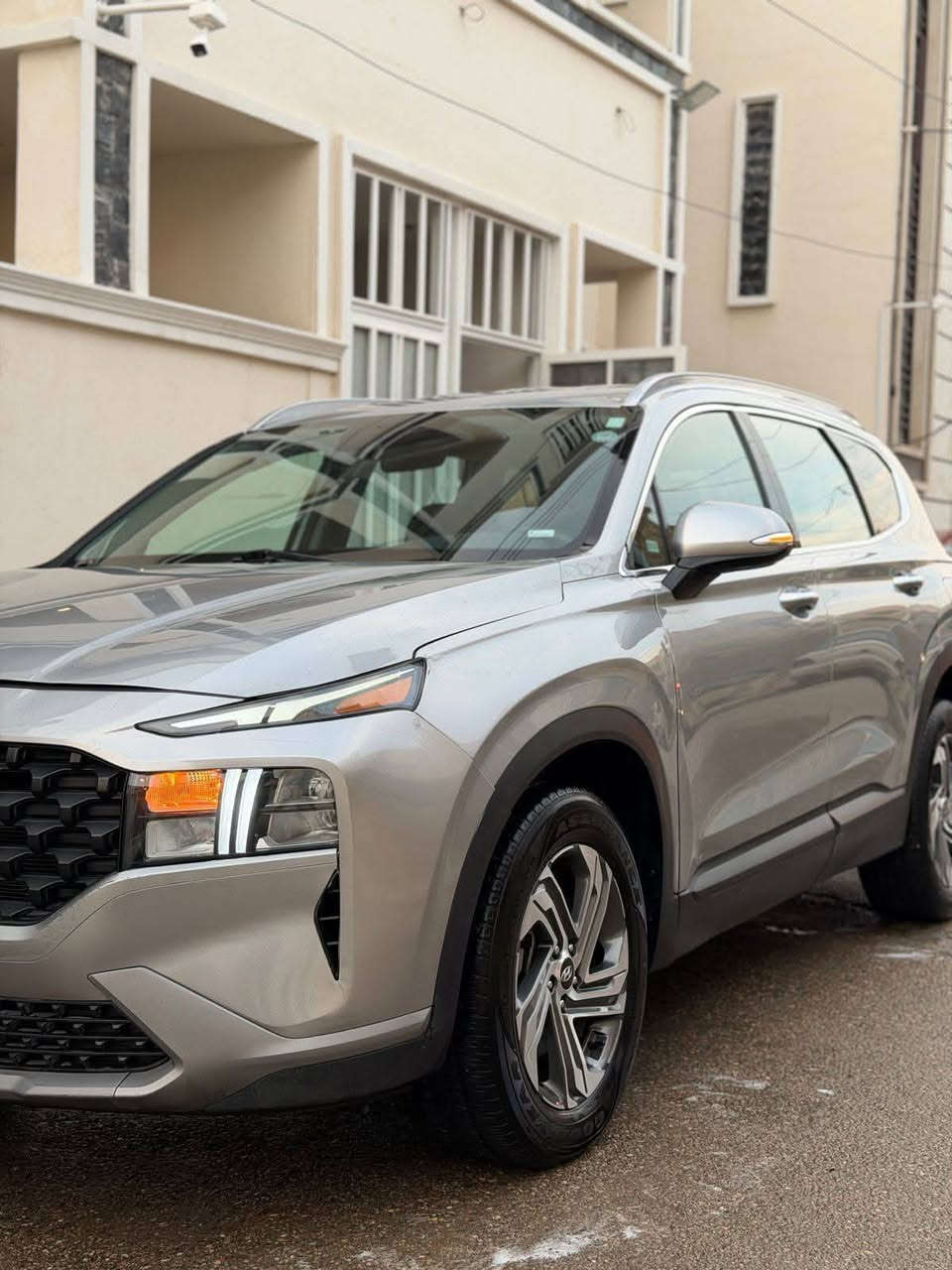 سلام عليكم للبيع او مراوس حسب القناعه شعندك راسل واتساب 
 هيونداي سنتافي ٢٠٢٣ وارد امريكي
حادثه حافه بنيد ودعاميه وبيه بارد قليل بلجاملغ سايق فقط بدون اي دواخل وبدون ايرباك 
 مواصفاته ماشيه ٦٠ مايل
بصمة تشغيل +ابواب وتشغيل عن بعد 
محرك ٤ سلندر ٢٥٠٠GDI تنفس طبيعي 
5 راكب 
تبريد قطعتين كشن كهربائي سايق اشاير بلمري شفتات بالاستيرن مودات قياده جنطه كهرباء تدفئه بلكشن كامره دواره شاشه كبيره تحكم استيرن جهتين
جنطه كهرباء وباقي مواصفات معروفه
 رقم اربيل الدولي تحويل مباشر
وسعره ١٩٧ ورقه 
 مكاني بغداد الكاظميه جكوك 
اي استفسار _ ***********
    ***********
