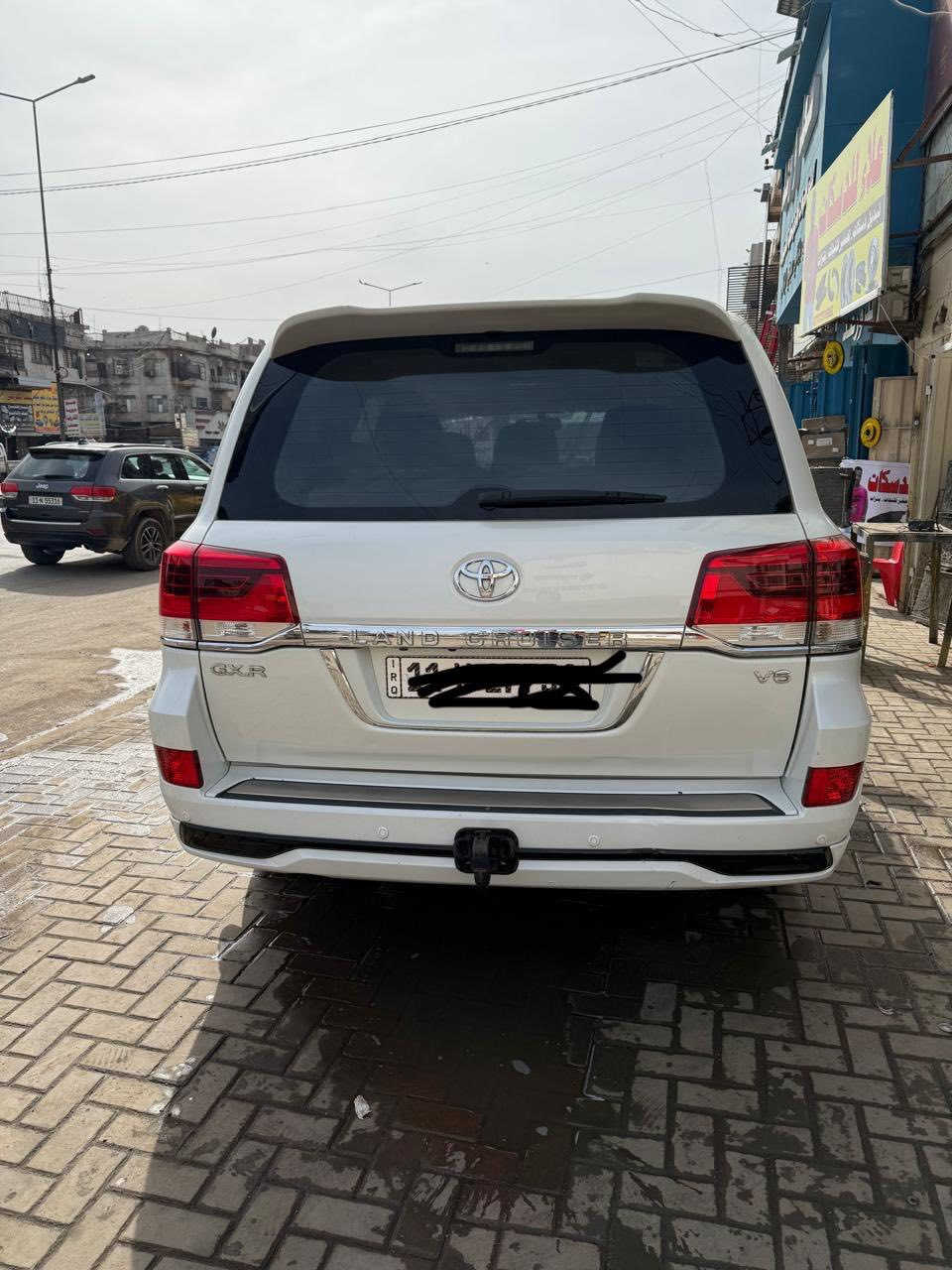 تويوتا لاندكروز 2016 بريم مكينه 6 سلندر 

ماشيه 60 

السياره باسمي رقم بغداد 

بيها بارد بالداير مال جاملغ الامامي اليسره 

مواصفات 
فتحه
بصمه 
جلد
كراسي كهرباء 
لايت اسود 
8 ايرباك 
وباقي المواصفات المعروفه مال بريم

السعر 430  

مكان السياره بغداد 

***********
