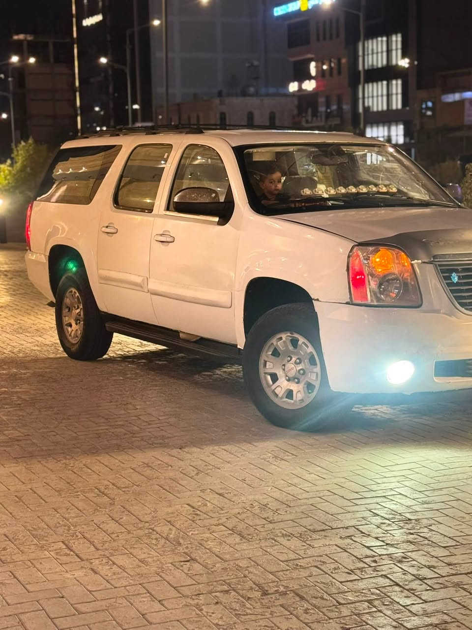 السلام عليكم العزاز GMC يوكن طويل 2009 نص فول كفالة من كص وفتح شاصي ارقام جنوبي اصلي اجرة بيها مميز كهربائيات + تبريد + كير + مكينة + حدادة + اكسل كلة جديد وشرط فحص منضومة تبريد توني مسويها سيارة بيها ملاحضات قليلة كلش جواها تخم تاير غرفة جديدة منك للشارع عنًوانها البصرة السعر 53 وبيها مجال قليل للستفسار ***********
