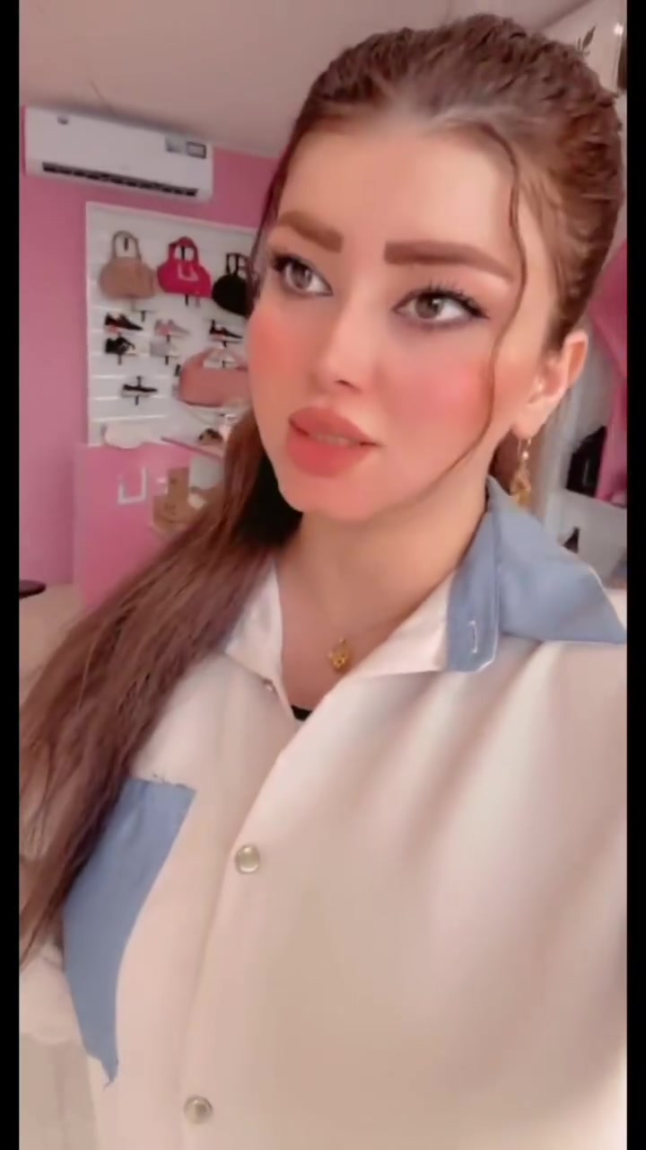 شنيللليوم😍اني نغرمت ماكو هيج جمال لقطع دمااااار😍
اخذت ٣ وهم ناويه اخذ بعد😍
شلون جمال ونزاكه بدل منتعنى لبغداد
 هذا المحل ناي للاحذيه والحقائب كلشي عده وشرط شغلاته طبيه وراقيه وعنده حته ماستر يعني فووول #كوالتي😍
دخلو #لصفحتهم شوفو جمال القطع 😍
توصيل لبسمايه وكل المحافظات عدهم😍❤️

و #عنوان بسماية الشارع العام قرب اسواق زاد الخير ومكوى ايلاف❤️
رقم لحجز ***********

#اكسبلور
#بسماية
