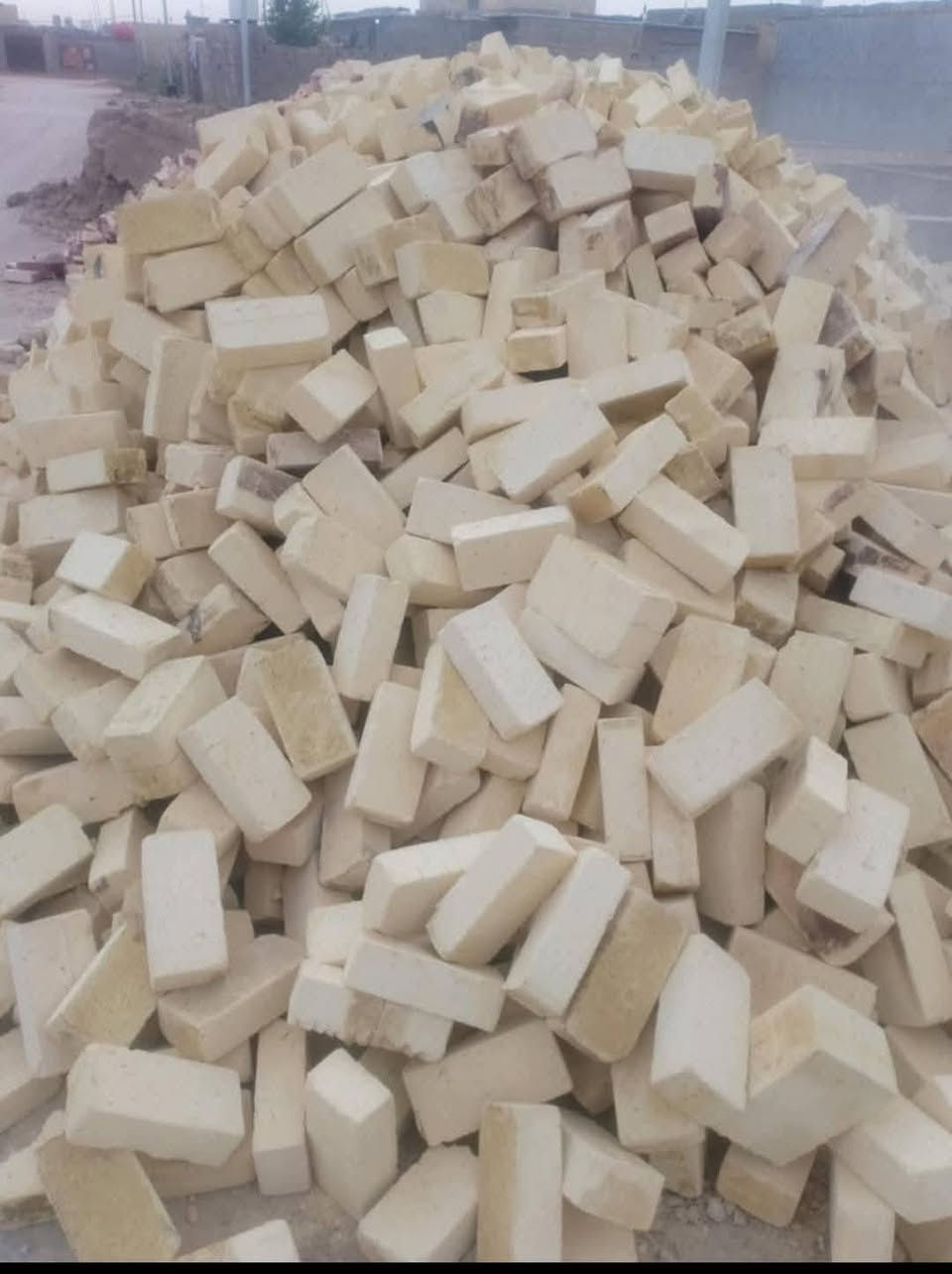 السلام عليكم طابوق درجه اولى واصل داخل واسط وعدد مضبوط وزياده ***********
