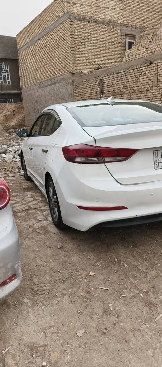 السلام عليكم
النترا 2017 وارد امريكي رقم بغداد مشروع وطني 
محرك مكفول بيها مال ١٩  بيها جاملغ مبدل وقبق الصندوق والبلادي موجود وياها بيها ٣ قطع صبغ ابيع حزام السعر ١١٠ وبيها مجال بسبط مكان السيارة بغداد الحسينية للاستفسار الاتصال على الرقم ***********
