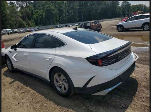 2025 HYUNDAI SONATA, SE
زيرو ماشيه ألف فقط بدون أيرباك داخل أبيض قطعه بداخل السياره حالياً بلبصره بميناء أم قصر السعر 148 بداخل الميناء 
ترهم بكتاب الشهداء 
للأستفسار ***********
