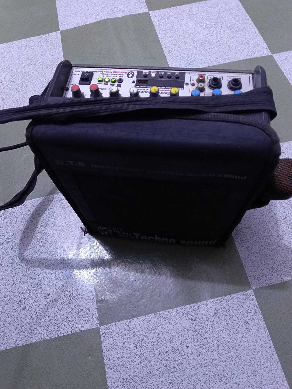 جهاز للبيع اسم الشركة Techno sound
السعر 90 الف والتوصيل مجاني وبي مجال 
وللاستفسار خاص 
او على الرقم 
***********
