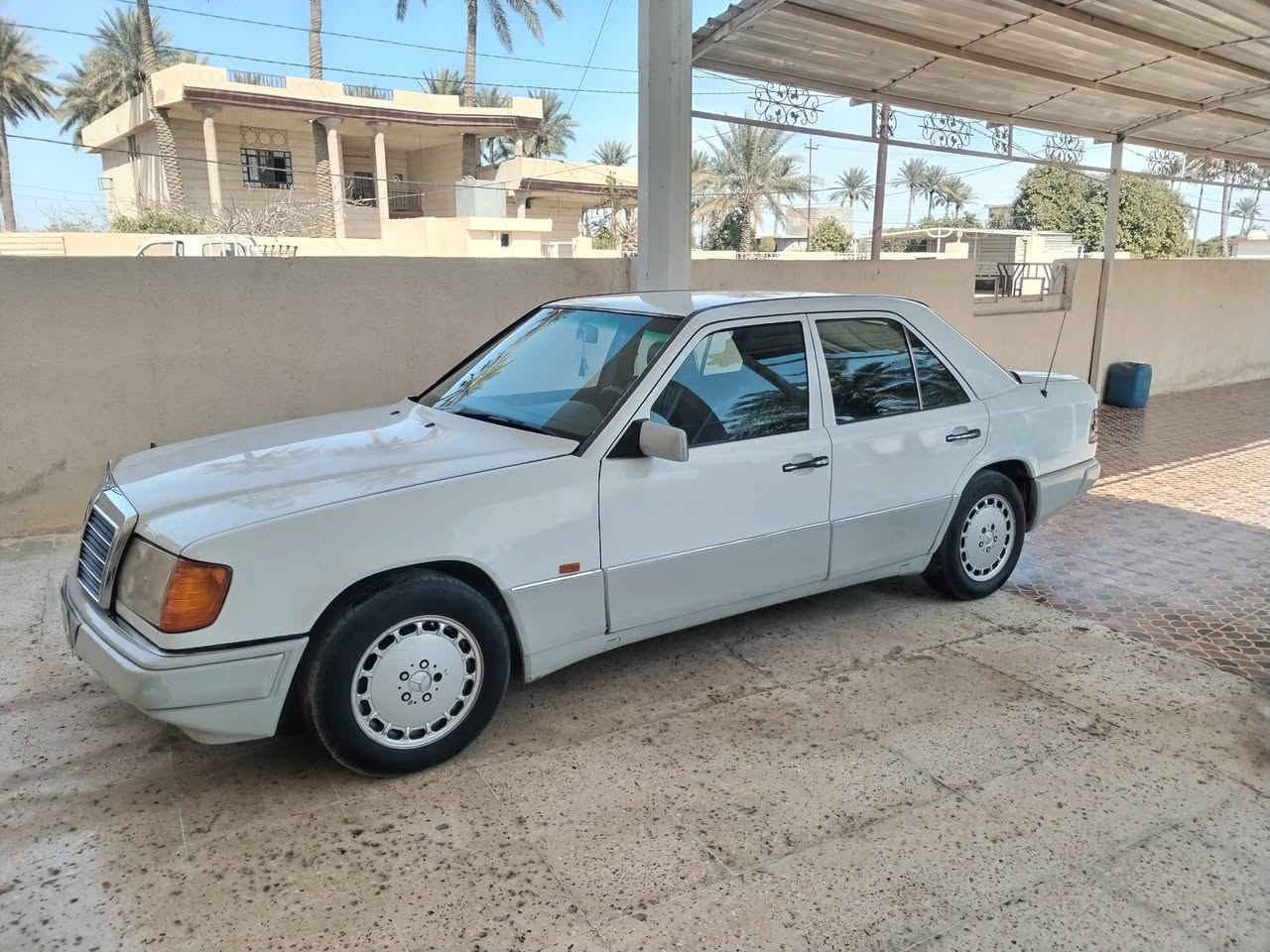 السلام عليكم
مارسيدس دب 300 محرك بلادي
موديل ٩١ غرفه جلد 
قواعد دبل بلادي شرط بدون لحيم السياره جاهزه محرك كير نضيفات
اريل كهرباء سنتر لوك شغال كهربائيات كله شغاله تحويل ثاني يوم هزه بيها سنه
المكان سامراء السعر ٥٨ للاستفسار *********** الشراي الحقيقي يراسلني ادزله فديو كامل
