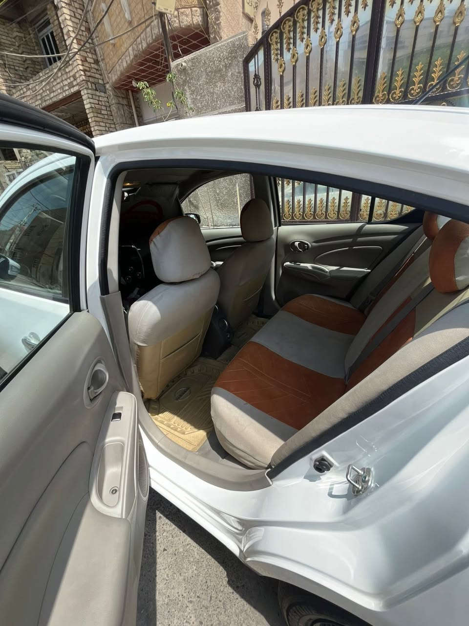 السلام عليكم..
سني هندي🚘 2024🚘 اربيل  ماشية قليل.32 الف
السيارة مكفولة كفالة عامة على وضعية الشركة .
مواصفات..
شاشة ..كاميرا..حساس خلفي.دبل ايرباك..جام 4 أوتو..تبريد قطعتين.. تحكم ستيرن جهتين..اشاير بالمري والمري كهرباء..يدات نيكل..بلوجكتر أصلي..ويل اسود حجم 15 ..داخل بيجي..مانع انزلاق..( الوكالة او التحويل  ) العنوان بغداد الجديده ☎️ ***********.السعر 123بيها مجال بسيط
