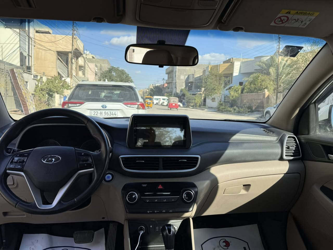 سلام عليكم

توسان 2020  خليجي فول مواصفات عدى الفتحة 
السياره بيها حالوب بسيط قماره وبنيد وبيها طخه بسيطه بلباب والباقي مكفول 
مواصفات 
بصمه ابواب +تشغيل 
كراسي عدد 2 كهرباء 
شاشه 
كامره امامي +خلفي دوار 
مشدودله منظومه كامله زنون ب300$ اصليه 
لد نهاري 
حساسات 
شاحن واير ليس 
شاشه اعطال 
تحكمات فول 
تغير وضعيات قياده 
وبعد اهواي مواصفات 
مكانها بغداد جكوك
السياره رقم دولي جديد وبأسمي تحويل ثاني يوم 
السعر 190وبيها مجال ان شاءالله 
الاستفسار ***********
