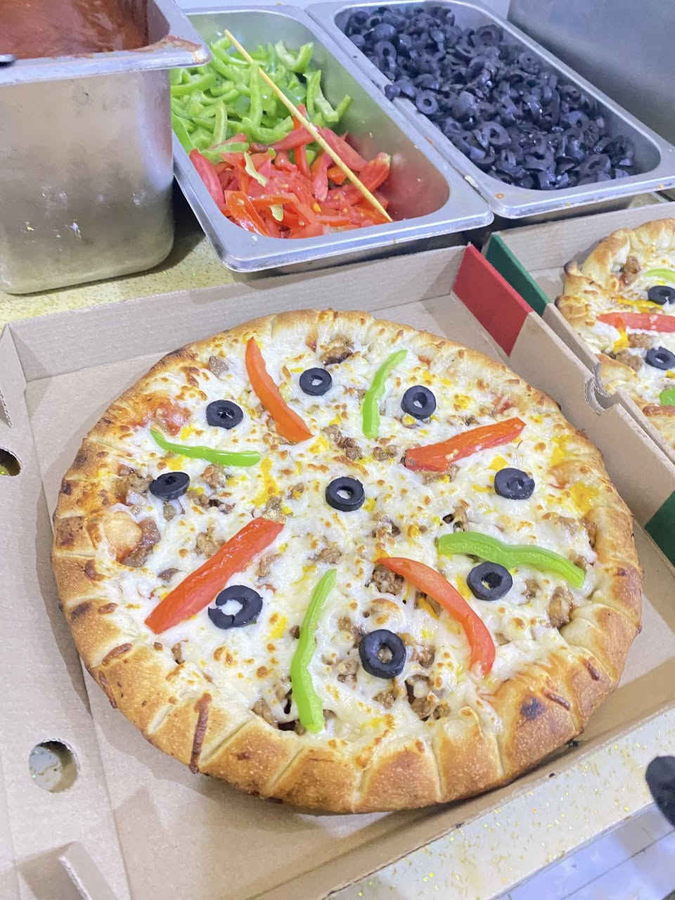 خلفة بيتزا وسناكات ومناقيش ومقبلات متفرع للعمل رقمي *********** يوجد واتساب
