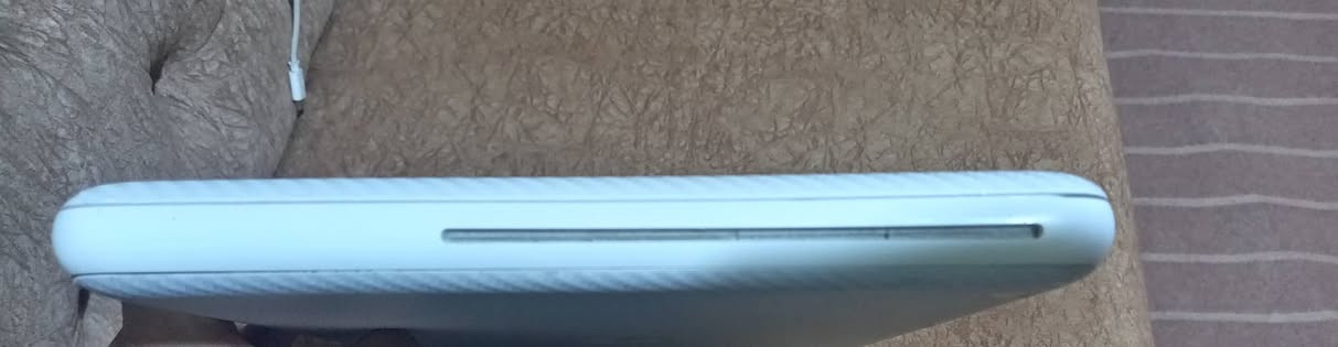 سلام عليكم 
لابتوب ماك بوك للبيع نضيف كدام عينك
سعر 100
مكان بصره شط العرب الكباسي 
رقم الهاتف ***********
