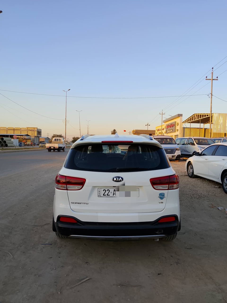 سورنتو 2016 خليجي رقم  اربيل الدولي
.فئة LX, بدون حادث
بصمه تشغيل وابواب
.لدات اماميه خلفيه
.حساسات اماميه خلفيه
.لايت زنون عالي ناصي
.محرك 6سلندر 3300
.سبعه راكب
ترحيب عند الأقتراب 
.جنطه كهرباء 
.مري شفط
إشارة ترحيب
السعر200$
*** السونار مرفق 
رقم صاحب السيارة
***********
