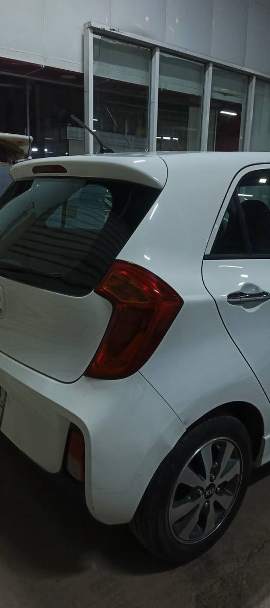 السلام عليكم 
كيا بيكانتو 
وكاله دوليه 
2016
الون: ابيض 
رقم :اربيل 
 :فتحه سقف 
تحكمات ستيرن 
سياره بيها صبغ ربع جاملغ الامامي فقط 
ولباقي كفاله 
محرك 1600
سياره ماشيه 26الف فقط 
سعرها 110وبيها مجال 
للستفسار :***********
