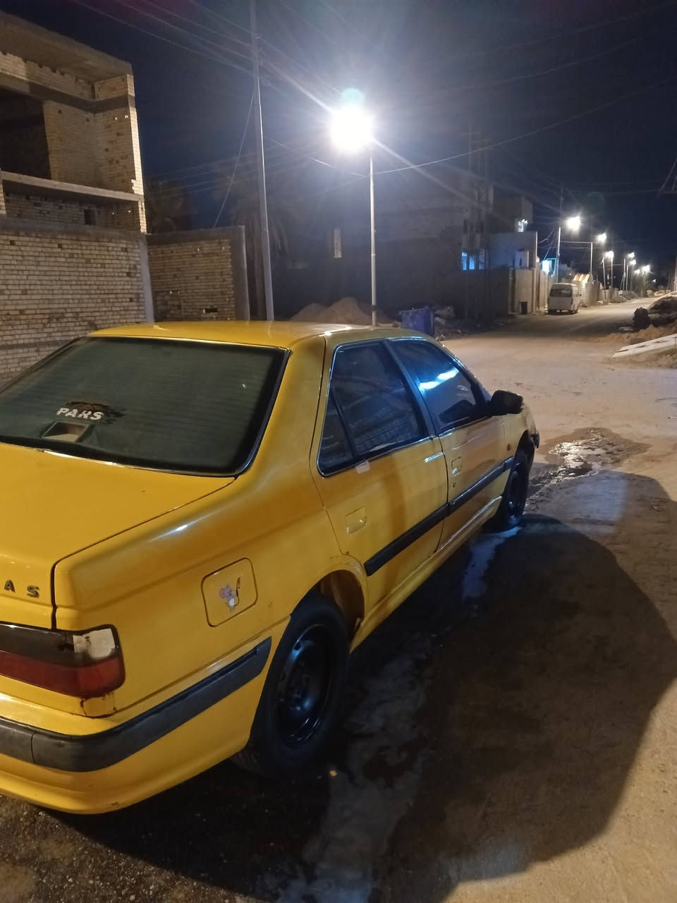 سلام عليكم للبيع بيجو بأرص سياره موديل 15 مكان بصره سعره 34وبيه مجال الشراي ***********
