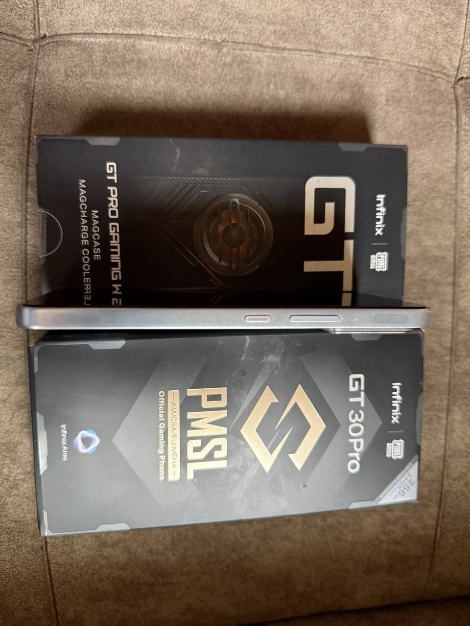 السلام عليكم 
جيتي 30 برو
Gt 30 pro
 مصار شهرين من ماخذة استعمال كلش بسيط 
كامل ملحقات كفر والمبرد وكلشي ويا 
جهاز شخط واحد مابي للبيع فقط 
السعر 300 الف 
مكاني بغداد مجمع بسماية السكني
للتواصل رقمي وبي واتساب 
***********
