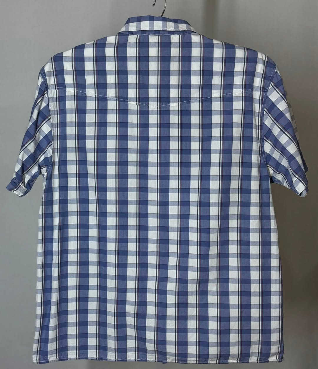 قميص ماركه (ليفايز) 
القياس  XL
النظافه 💯/💯  

يوجد توصيل 🚚 (بغداد -محافظات )
☎️رقم الهاتف :***********

للحجز -دايركت
