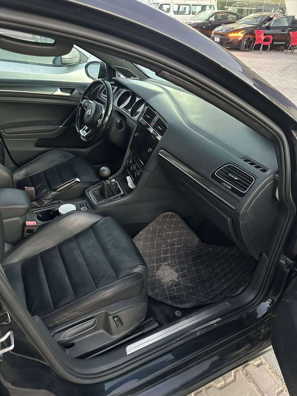 سلام عليكم سياره كولف GTI.S
فول مواصفات واحد على واحد سياره مكينة 2000 تون تيربو كير عادي سياره انطلاقه وسرعه عملاقه بغنا عن سوالف السياره موديل 2020 سياره حادثها جاملغ وبنيد السياره رقم بغداد تحويل ثاني وللعلم فول سلايد روف وبصمه وباقي تفاصيل لفول كلها ماشيه 27 الف 
السعر 125. نقداً نقداً
*********** 
***********
