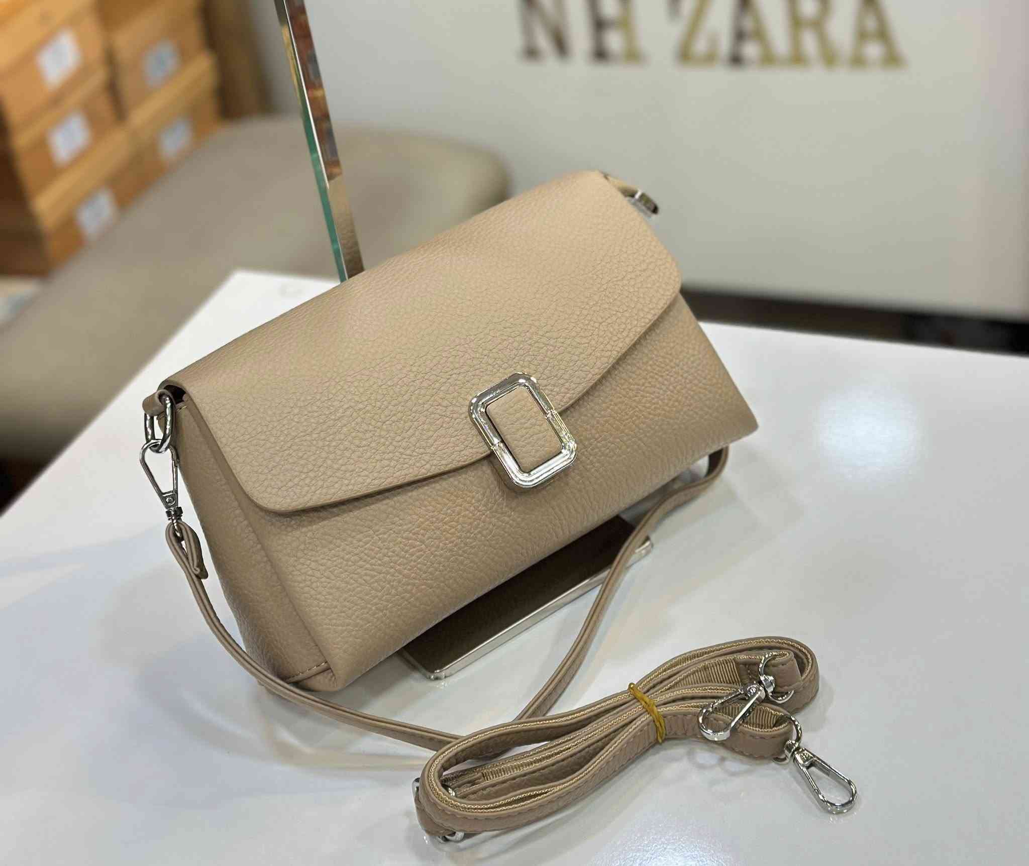وجبة جديدة من الحقائب الطرية 3 خانات 👜👝🌸💐
السعر 17 الف فقط ✅

الموصل / الزهور - مجمع عزيز فتحي ط3 🌺💐🥰🥀

تألقي بآجمل اطلالة وحصريا لدى NH ZARA 🥰💕

يفتح المحل يوميا من الساعة 11 صباحا لغاية 10 ليلا ⏰⏱️


**إذا كنت صاحب هذا الإعلان وتريد حذفه لأي سبب، رجاءا أرسل رسالة إلى الدعم الفني**