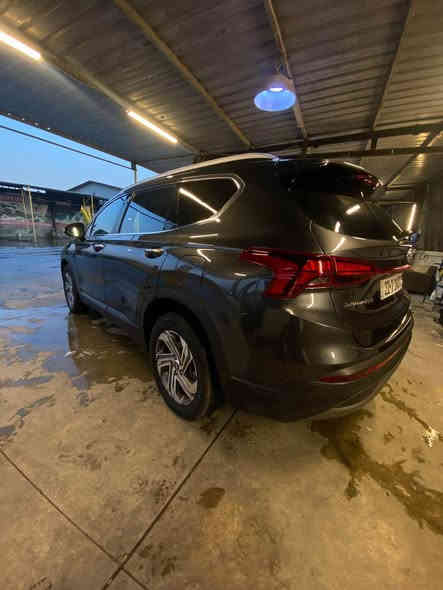 السلام عليكم … هونداي سنتافي 2023 SEL لون نفطي محرك 2500 بدون تيربو بصمه شاشه كبيره كامره لايت زنون تبريد قطعتين شفتات ستيرن رادار امامي وخلفي وجانبي خطوط بيضاء تشغيل عن بعد كشن كهرباء وتدفئه كشنات صندق كهرباء ماشيه 16000 الف كيلو السياره اخت الكلين جاملغ امامي تعديل بارد فقط وباب السكن بي على كد شبرين بخ فقط رقم شاصي  5NMS24AJ3PH60804 السياره اخت الزيرو بدون اي نقص السعر المطلوب 22800 وبيها مجال للطيبين رقم اربيل جديد باسمي تحويل مباشر مكان السياره اربيل عنكاوا للاتصال *********** أربيل
