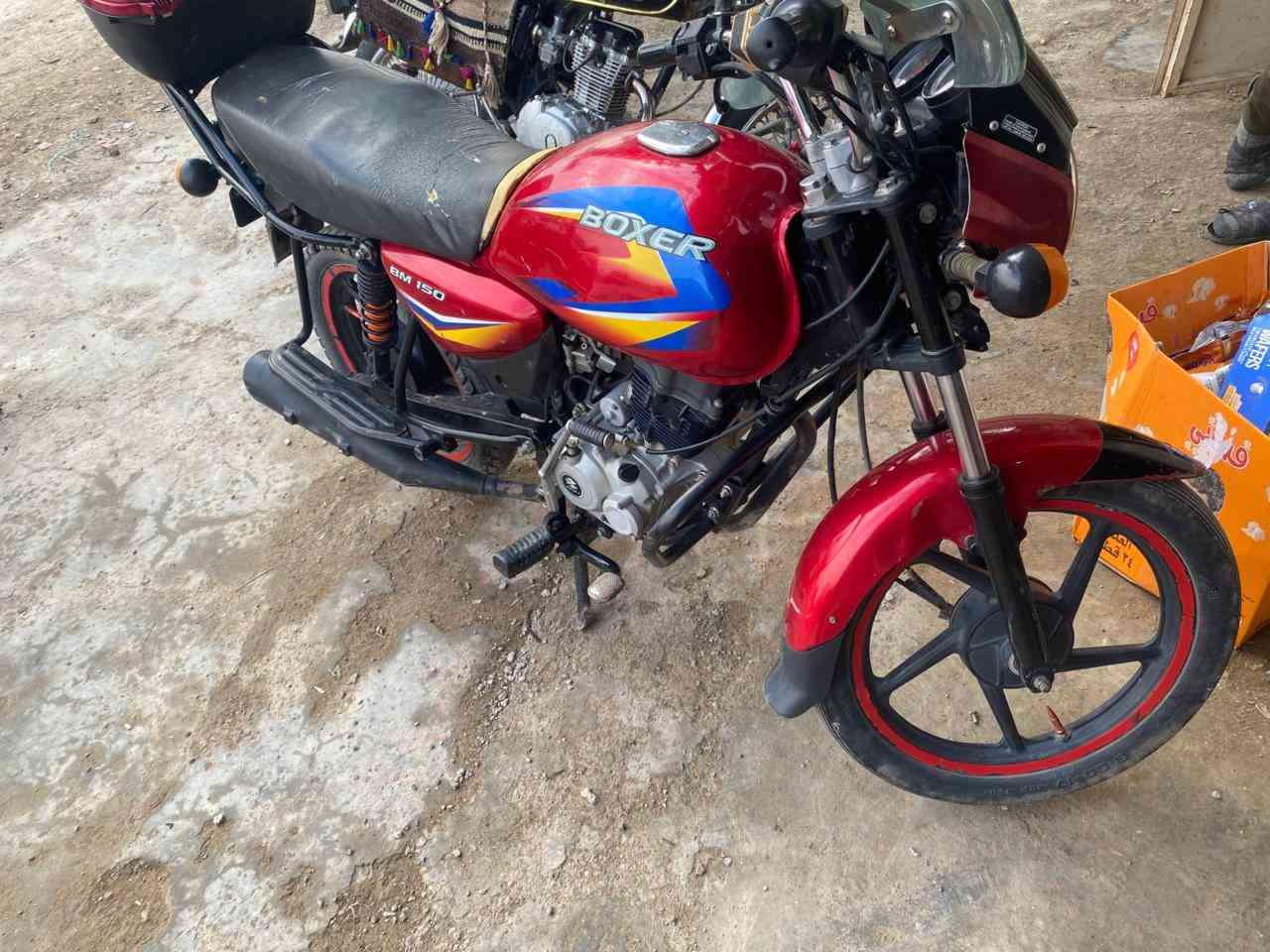 السلام عليكم  دراجه اللبيع بوكسر 2020 لا تبخير ولا تنقيص  مكان ديالى بلدروز امام عسكر رقم ***********
