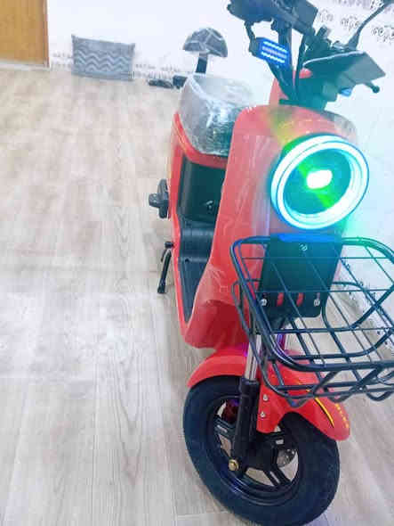 سلام عليكم دراجه شحن بطاريات 32امبير مديل 2025البيع سعر 500وبيهه مجال رقم الهاتف***********
