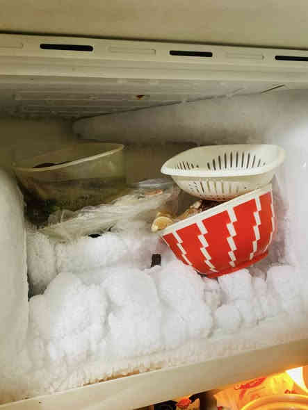 غرفه للبيع جديده كلش سعره  مليون ونص 
ثلاجات ٢ سعرهن ٢٠٠ الف 
للاستفسار ***********
