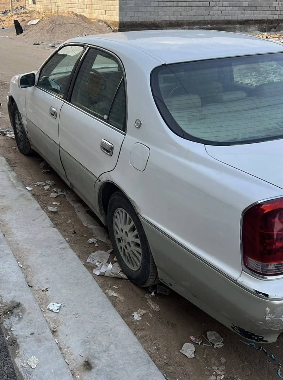 السلام عليكم  ماجستا موديل 2000 للبيع سنويه جديده باسمي السياره  تفاصيل اتصال ***********
