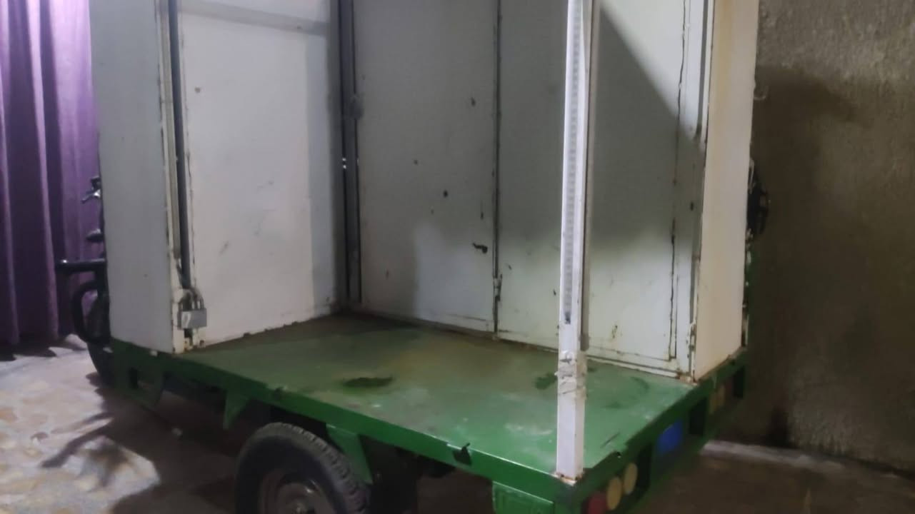 ستوته شحن الحجم الكبير للبيع مشروع كشك كامل شتفتح فتح 
ولي ٦ بطاريه للبيع السعر واحد ونص للستفسار اكثر الاتصال 
***********
