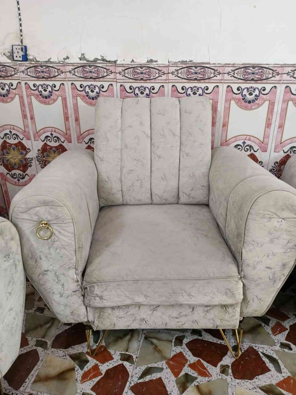 تخم 10مقاعد تسكام اي ضرر ما بي سعر 250وبي مجال مكان نجف براكيه الستفسار ***********
